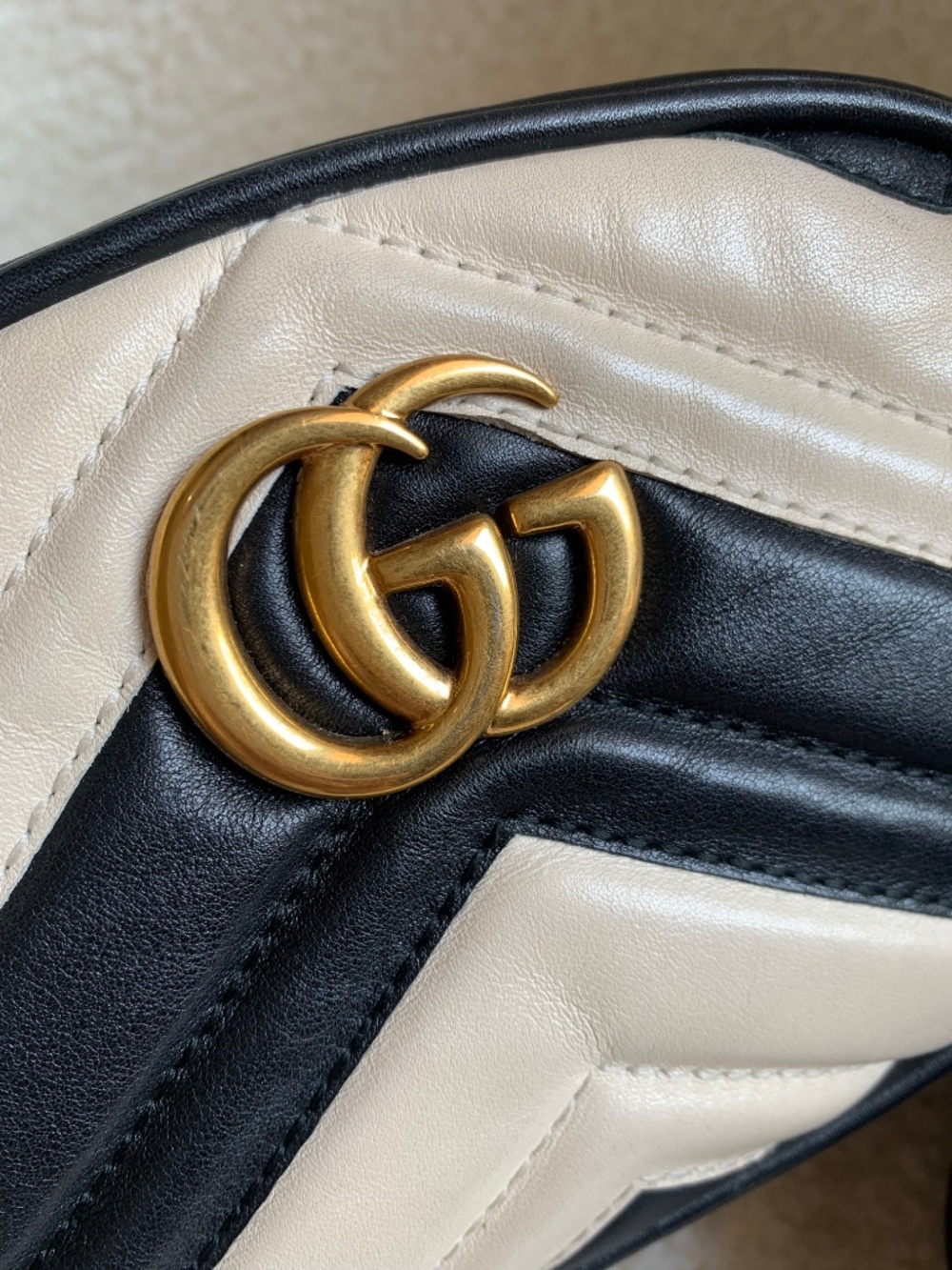 Gucci Calfskin Matelassé GG Marmont Belt Bag 85/34 Black White - Picture 5 of 15